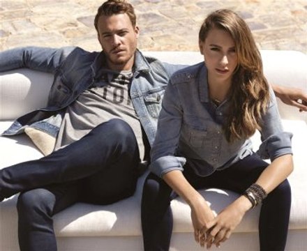 Serenay Sarıkaya ve Kerem Bürsin Bitpazarında !