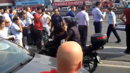 Kaza sonrası yaşanan panik kamerada