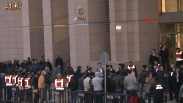 Dilek Doğan'ın Ailesi Adliye Önünde Açıklama Yaptı