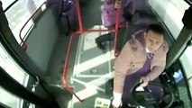 Otobüste Fenalaşan Yolcuyu Şoför Hastaneye Yetiştirdi