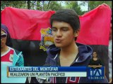 Estudiantes del Montúfar realizaron un plantón pacífico