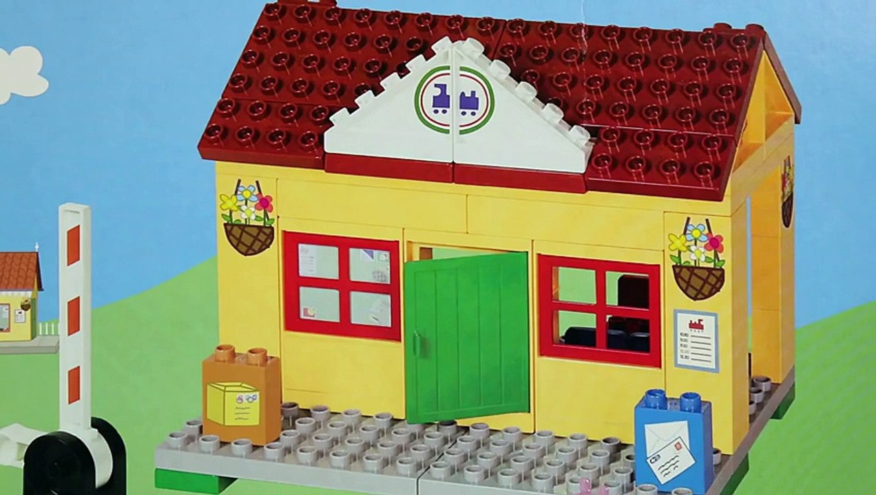 Peppa Pig Train Station Construction Set Duplo Lego Spiderman saves George Pig with Daddy