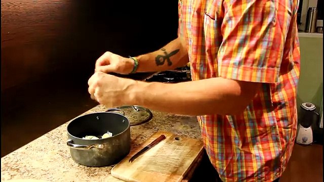 Как быстро почистить чеснок