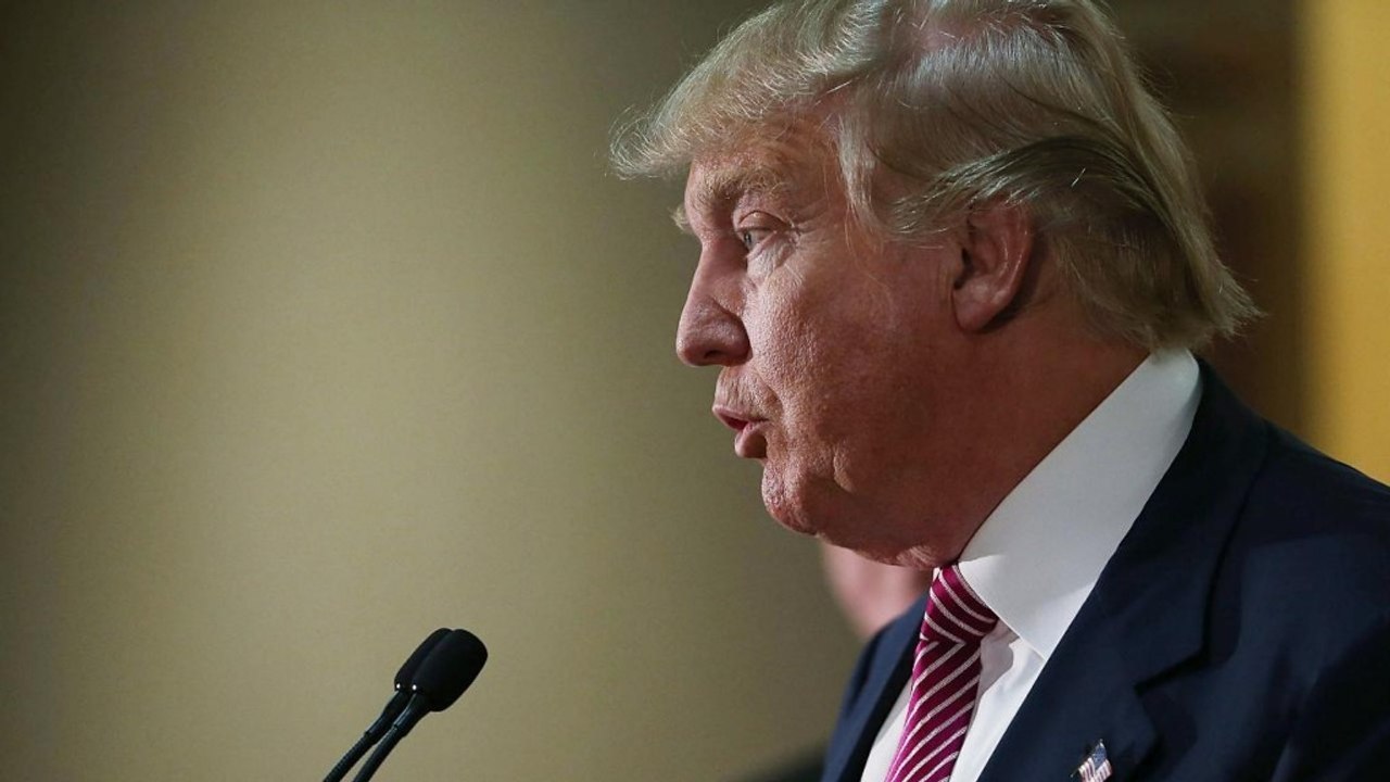 Donald Trump went after the pope. Here's how the Vatican responded.