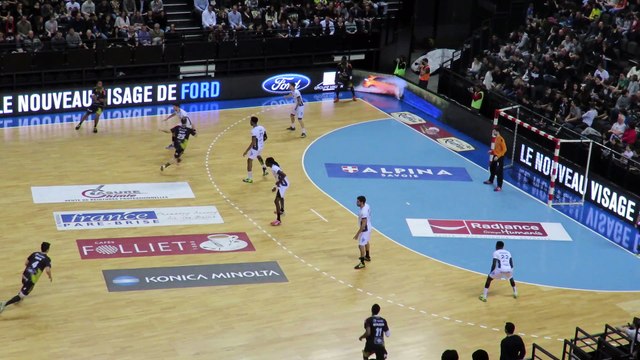 Grégoire Detrez et son tir dans le dos - Chambéry 31 27 Créteil - 17/02/2016