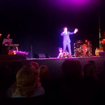 «Давай друг друга украдём» (фрагмент) А.Бон (Краснодар, 1.03.2015) (gala_burlay)