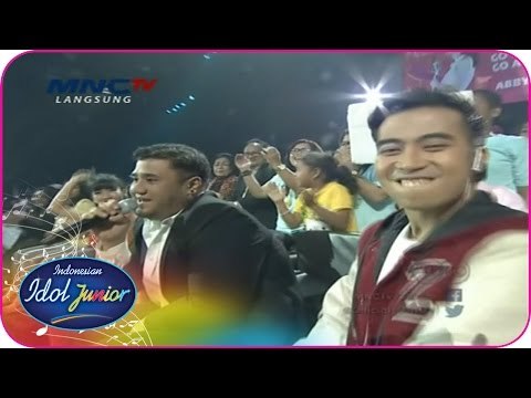 MIKE&VIDI - WHAT MAKES YOU BEAUTIFUL (One Direction) - Spektakuler Show 10 - Indonesian Idol Junior