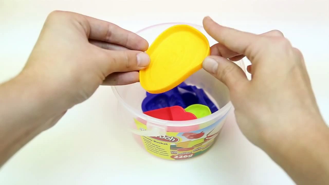 Play Doh Picnic Bucket Playset Play Dough Cookies, Sandwich, & Fruit