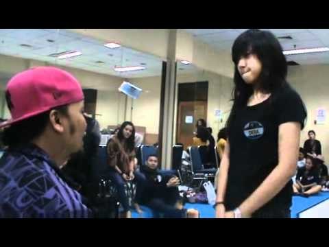 Dera Berlatih Koreo - INDONESIAN IDOL 2012