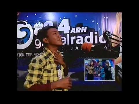 Bagus 'Angin' Bernyanyi di Global Radio (2) - INDONESIAN IDOL 2012