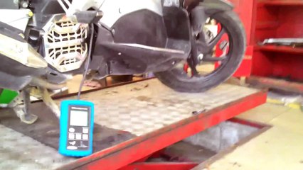 Máy vệ sinh buồng đốt xe máy EWA 0902142408