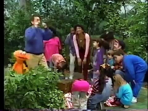 Sesame Street Zoe Spends The Day with Bob (Re upload)