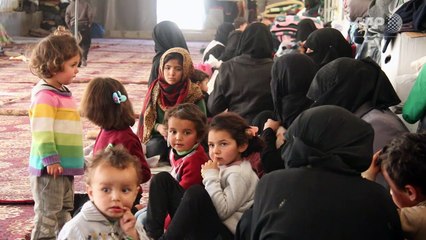 Mosques along Syria's border host displaced people
