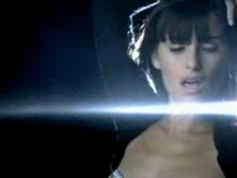 Nelly Furtado - Say It Right