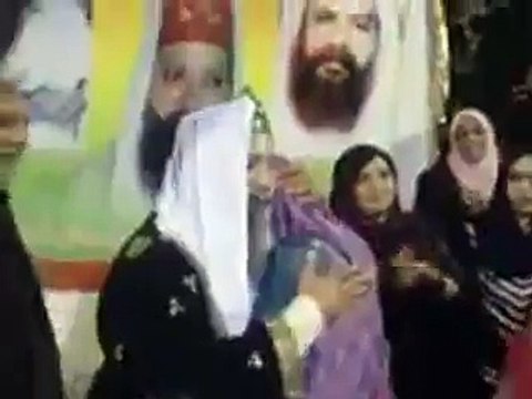 Jali Peer Larki Ka Sath Galy Mil Raha Hai