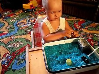 Развивающие игры для детей от 1 года: сенсорная коробка / Fine motor skills for toddlers