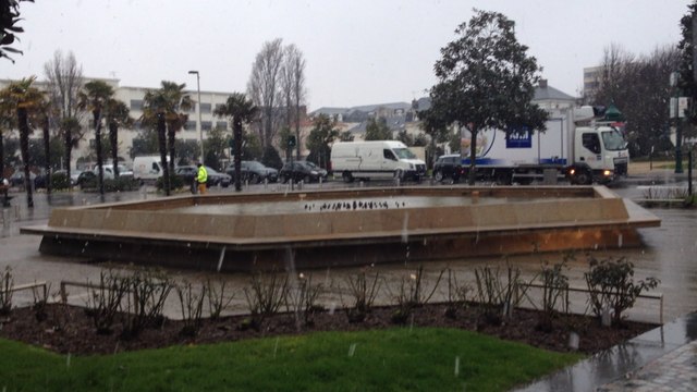 Des flocons tombent sur Les Sables