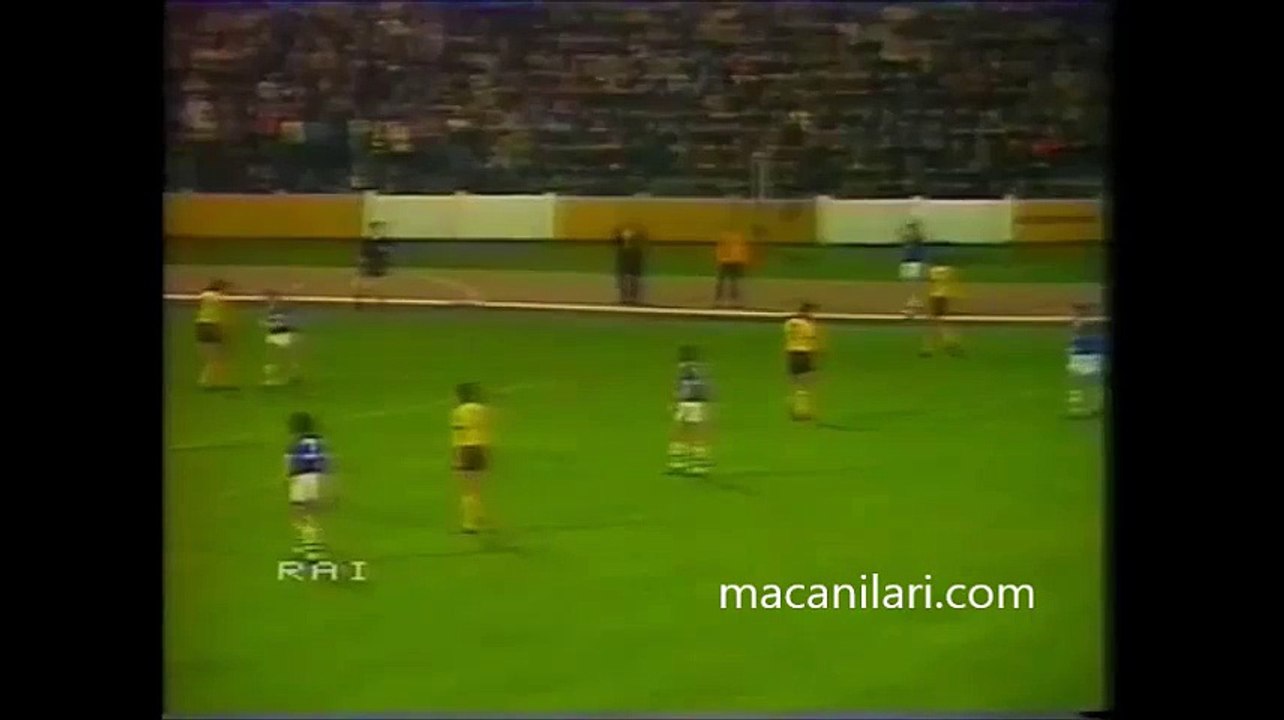 24.10.1984 - 1984-1985 UEFA Cup Winners' Cup 2nd Round 1st Leg Internacional Slovnaft Bratislava 0-1 Everton FC
