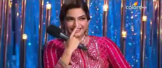 Reaction of Sonam Kapoor when Fawad Khan was Singing a Song