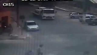 Men escape being hit by car after vehicle crashes and flies past them, Brazil