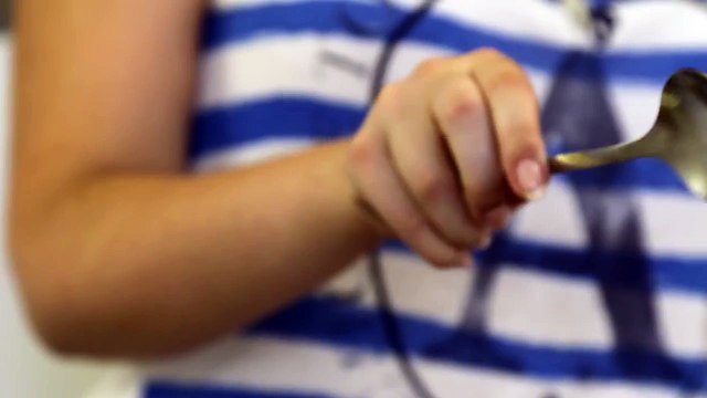 Как сделать шарики из мороженого обычной ложкой