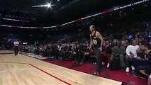 Un spectateur en jean réalise un dunk qui va laisser tout le monde pantois