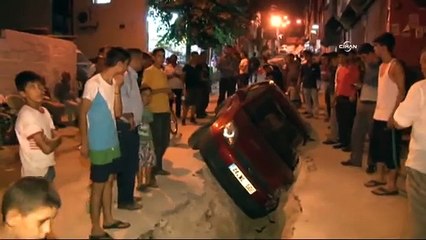 Otomobil doğalgaz hattı için açılan kanala düştü