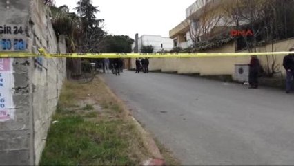 Kartal'da Kadını Bıçakla Rehin Alan Kişi İkna Edildi