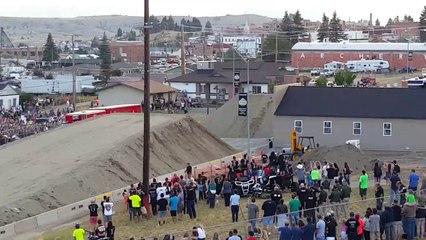 Semi truck jump !!!! HOLY SHITT