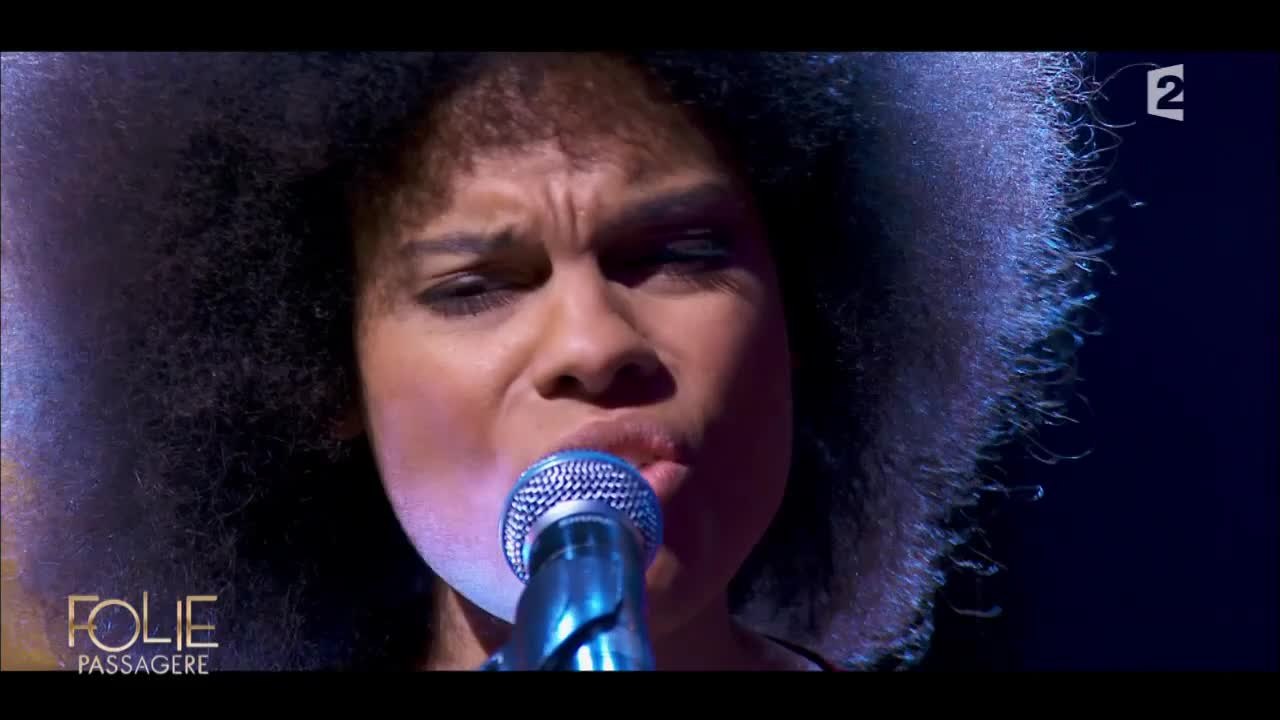 Gigi McFarlane reprend la chanson September de Earth, Wind & Fire - Folie Passagère 17/02/2016