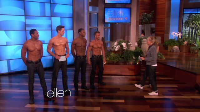 Nicole Richie Sniffs a Hunk