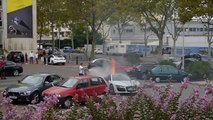 Audi R8 arde em plena via publica