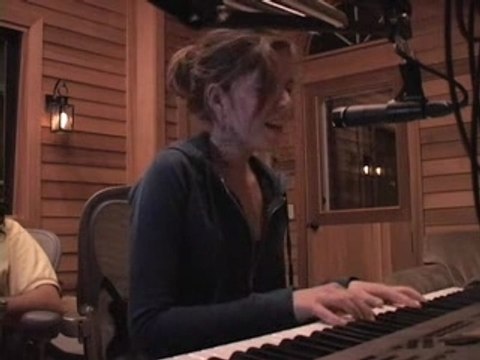 Esmee singing How came you dont call me -alicia keys