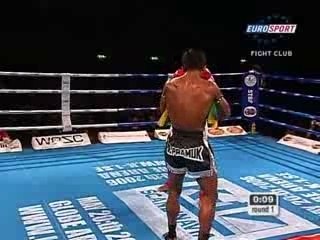K-1. [Buakaw por Pramuk vs Jomhod Kiatadisak]