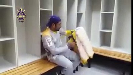 Sarfraz Ahmad NAAT parhty huay