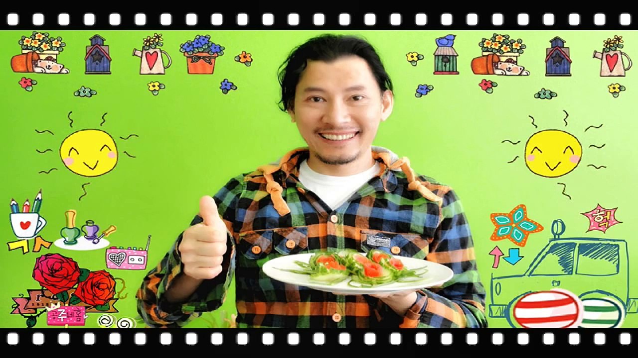 Art In Cucumber Tomato Show - Vegetable Carving Rose Garnish