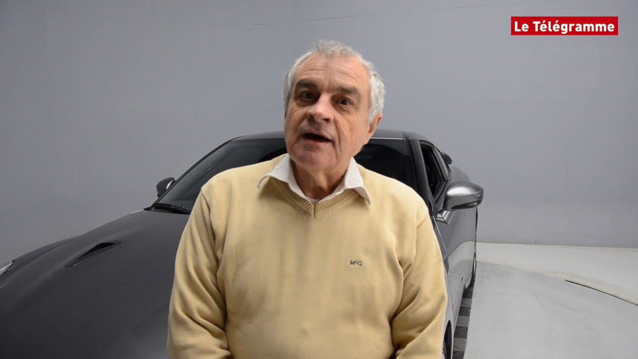 Larmor-Plage (56). Il invente un procédé de photos de voiture en 3D