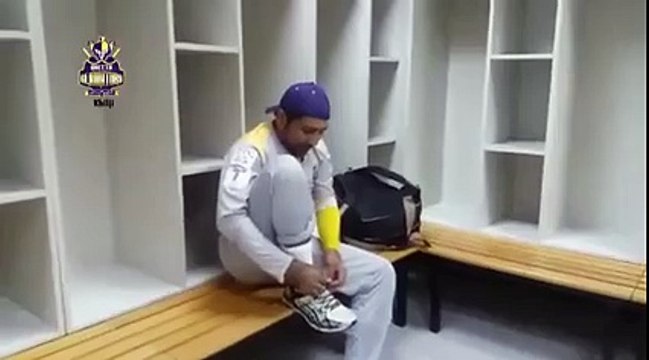 Quetta Gladiator capton Sarfaraz Ahmed Reciting Naat in dressing room