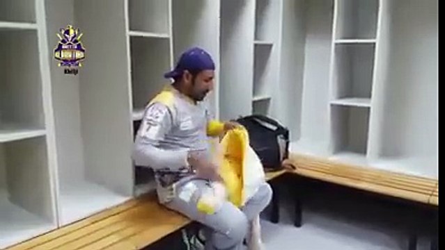 Full clip of Sarfaraz Ahmed reciting Na'at in his beautiful voice.