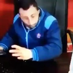 Quand un nain pète un cable, ça donne ça !