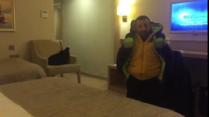 Vurduğu Yerde Gül Biten Köksal Baba Birini Daha Haşlıyor