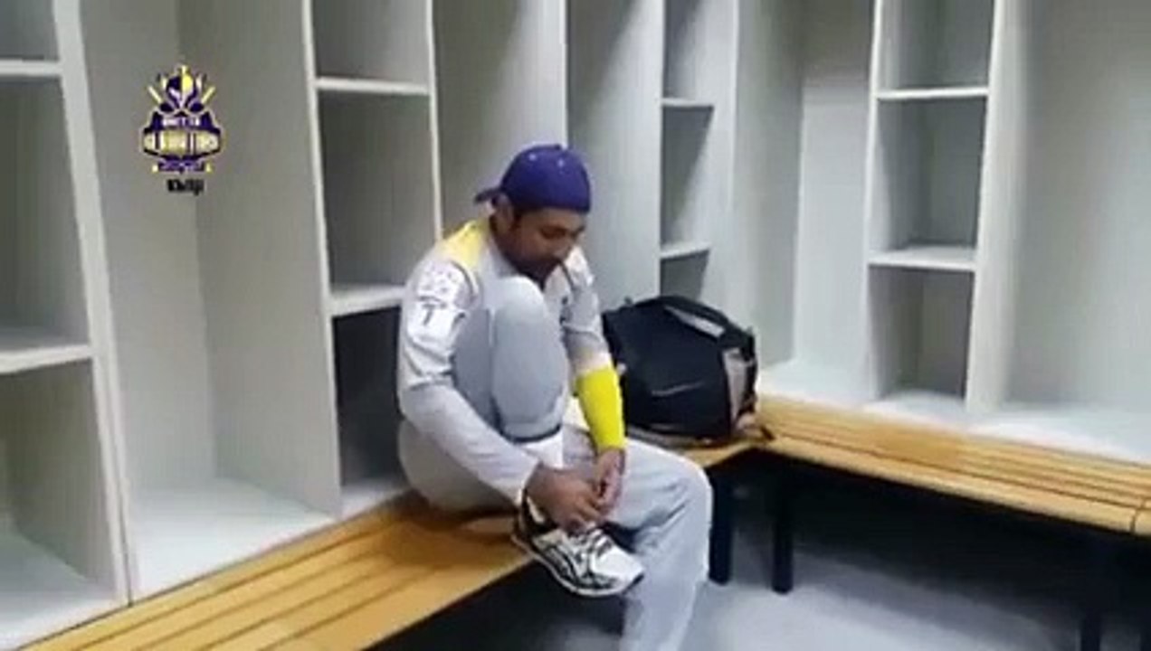 Quetta Gladiator capton Sarfaraz Ahmed Reciting Naat in dressing room