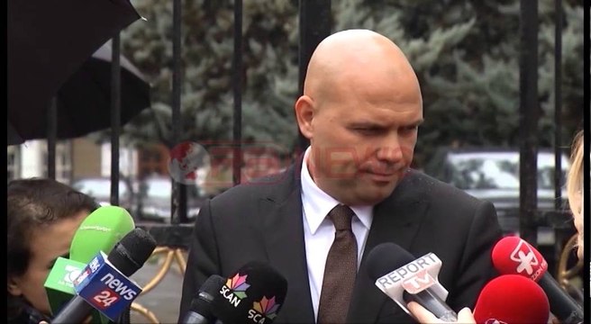 Studentët që kanë studiuar ne BE apo SHBA pranohen pa konkurs në Magjistraturë- Ora News