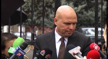 Studentët që kanë studiuar ne BE apo SHBA pranohen pa konkurs në Magjistraturë- Ora News