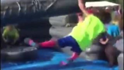 come down with a run jumper best game wipeout play for kids-very interesting and funny gam