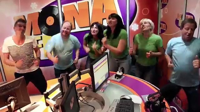 Les pouces en avant (tchic et tchac han han) - Officiel