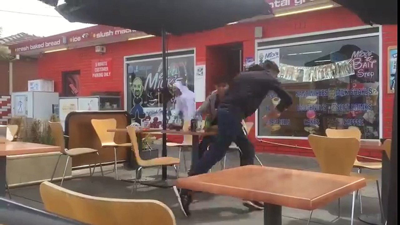 Simulando atentado
