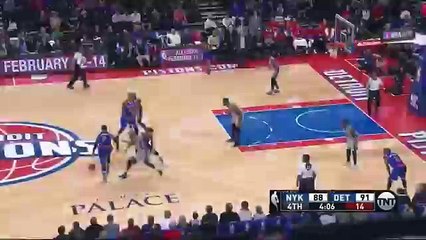 Langston Galloway With Fake And Finish | New York Knicks vs Detroit Pistons