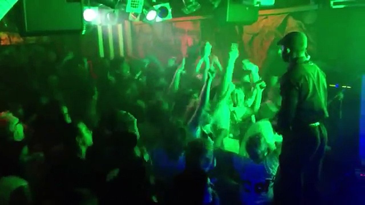 DZ Deathrays - No Sleep  (live @ Rocket Bar 12/04/13)