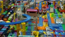 【trein speelgoed】Thomas de Stoomlocomotief en 12 vrienden (00485